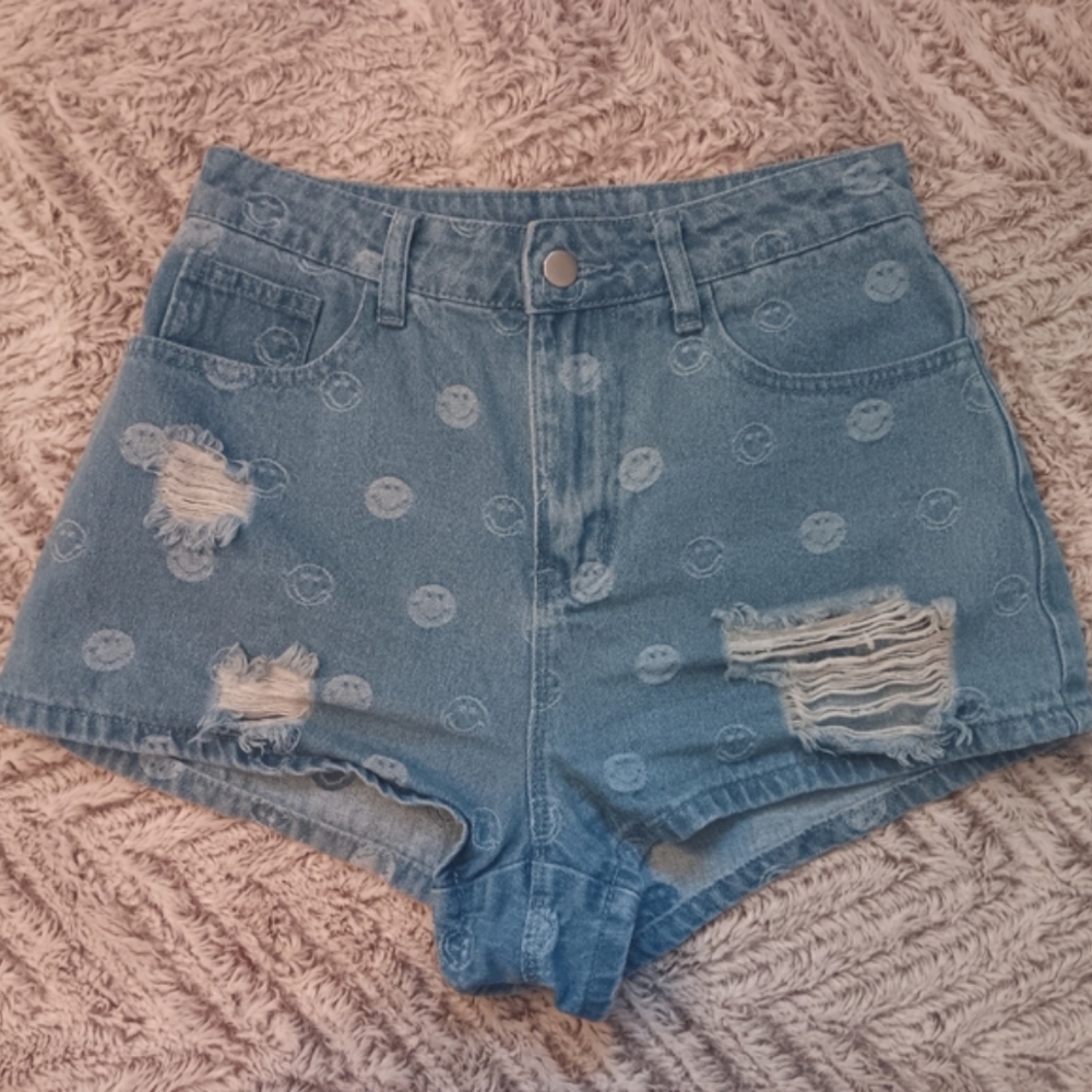 Le Lis Blue Jean Smiley Face Shorts